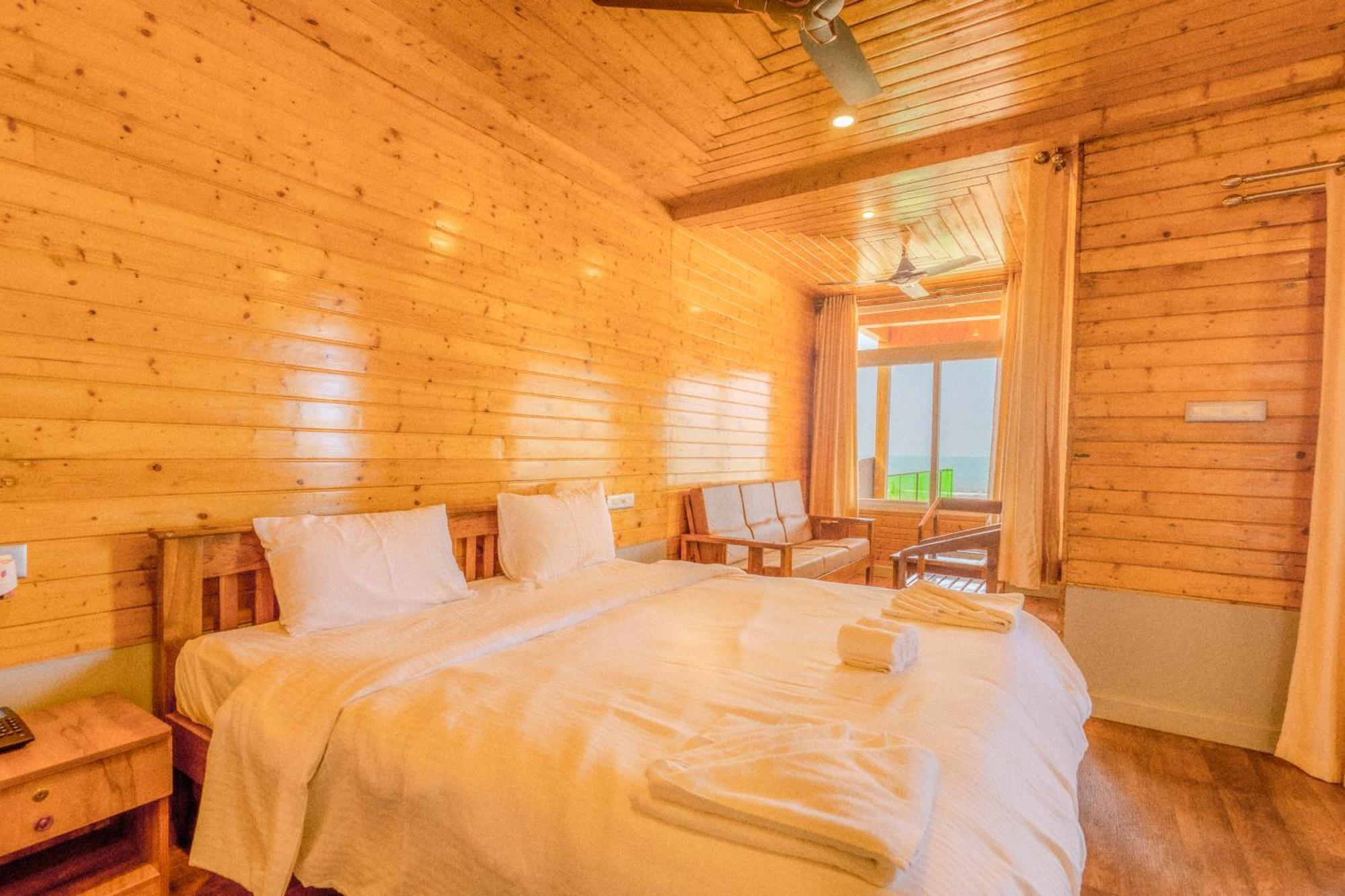 The O2H Agonda Beach Resort Bagian luar foto
