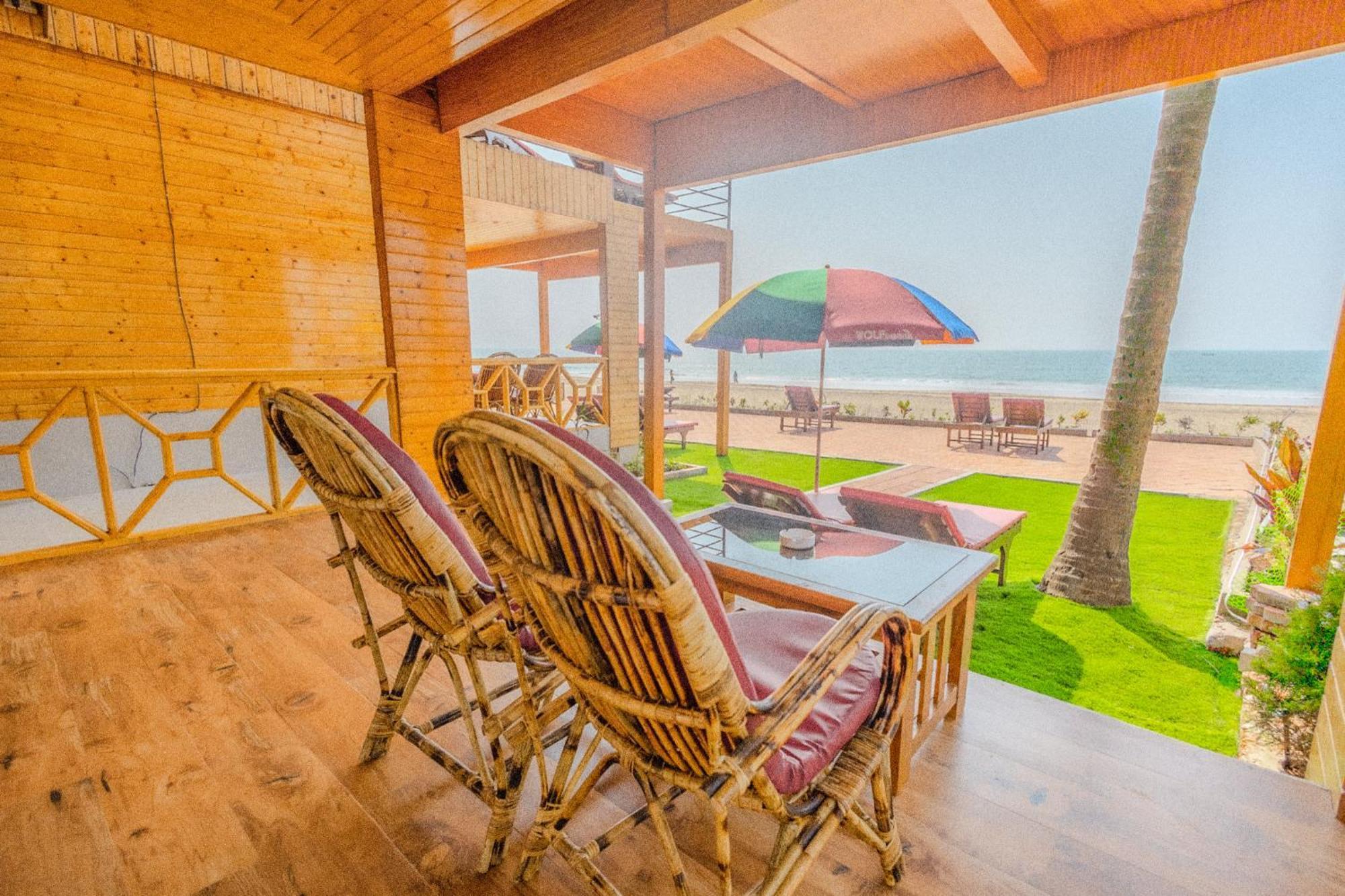 The O2H Agonda Beach Resort Bagian luar foto