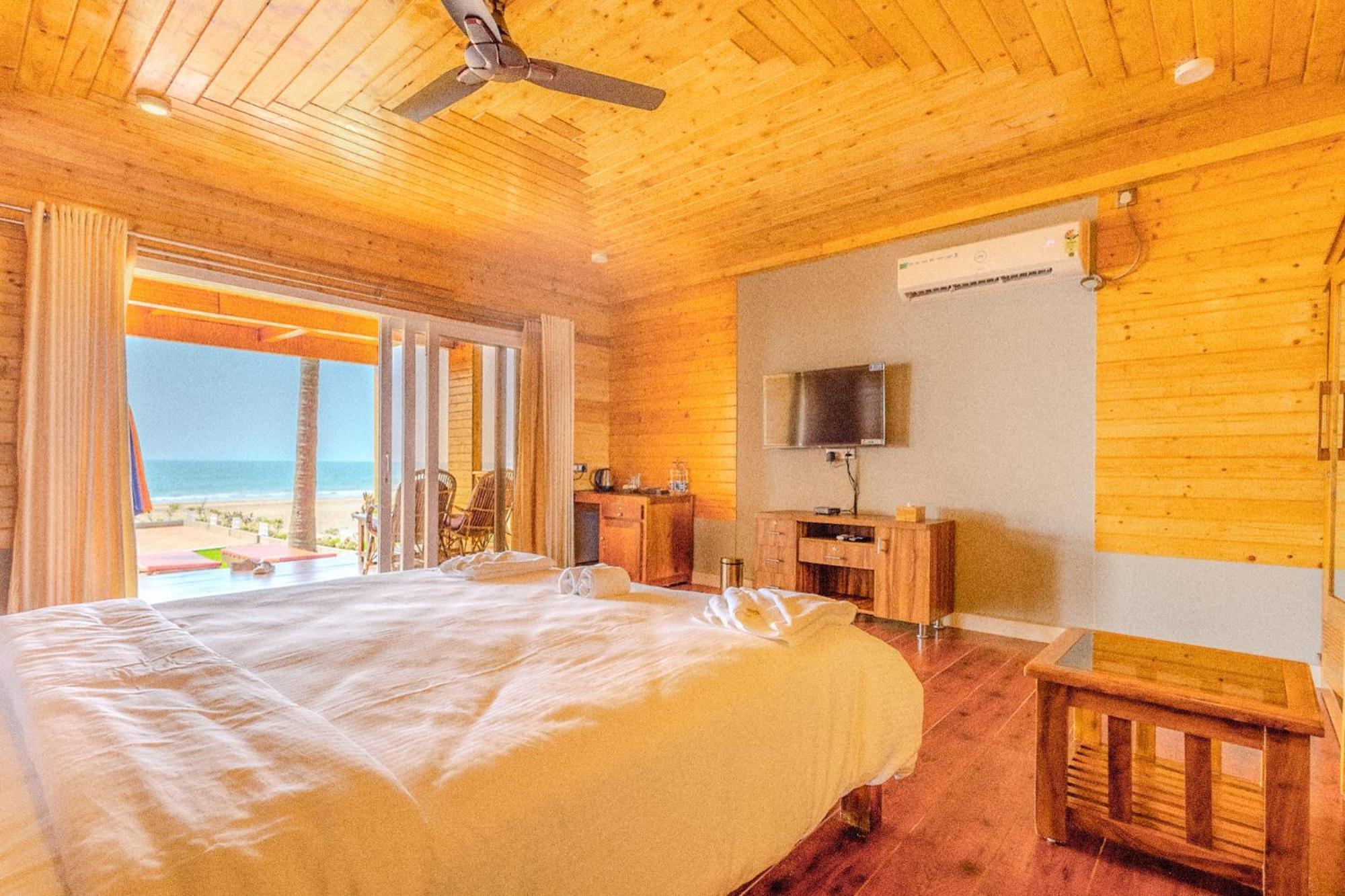 The O2H Agonda Beach Resort Bagian luar foto