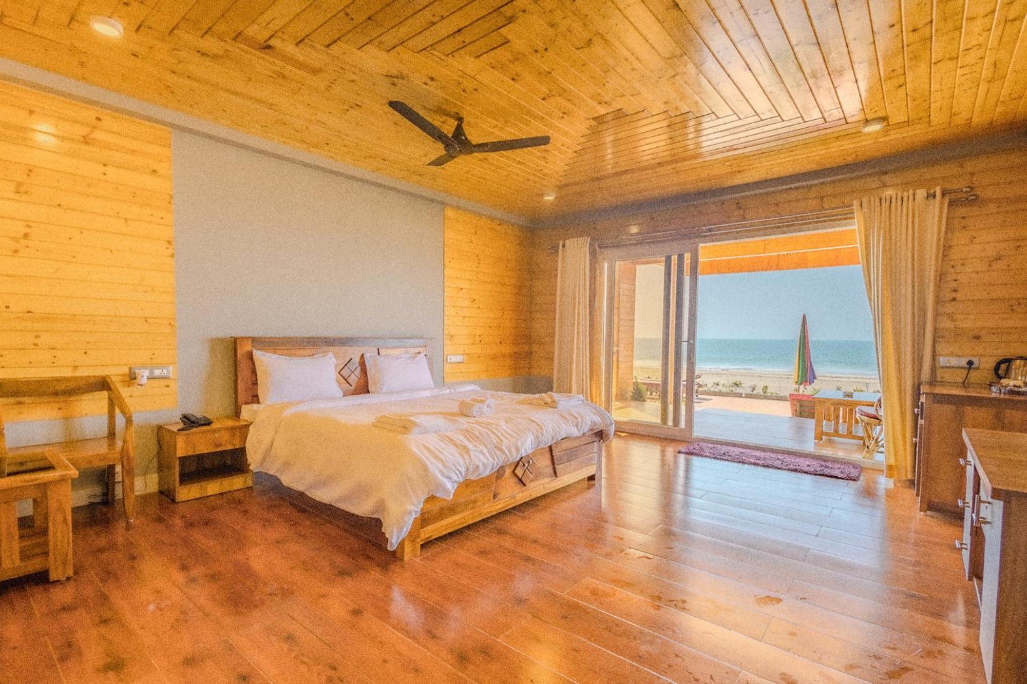The O2H Agonda Beach Resort Bagian luar foto