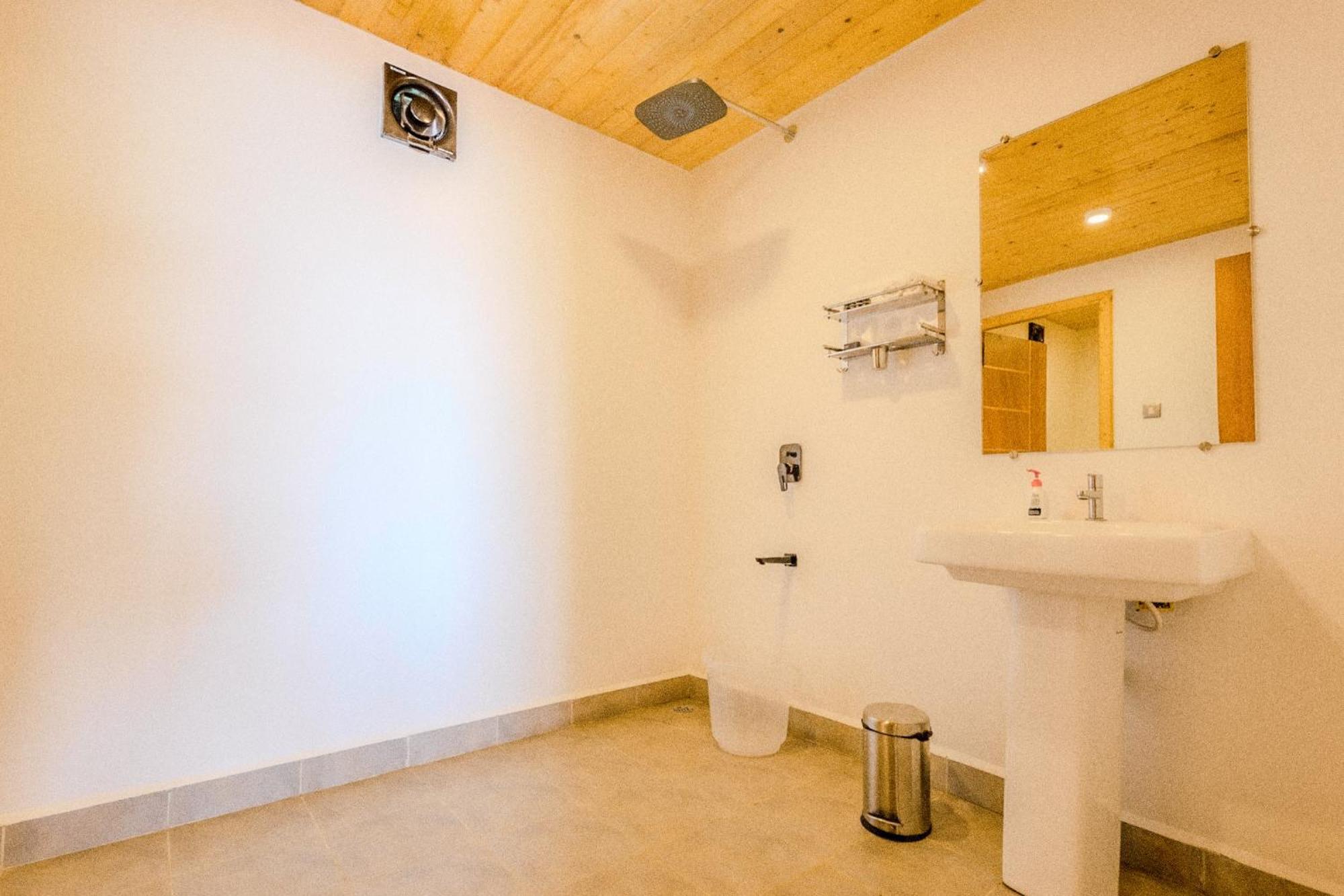 The O2H Agonda Beach Resort Bagian luar foto